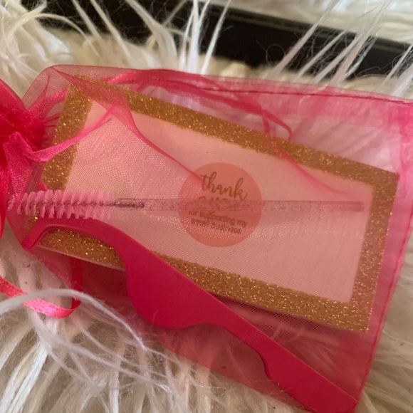 Too’Shiiny Lashes “DateNight set” - Picture 4 of 4